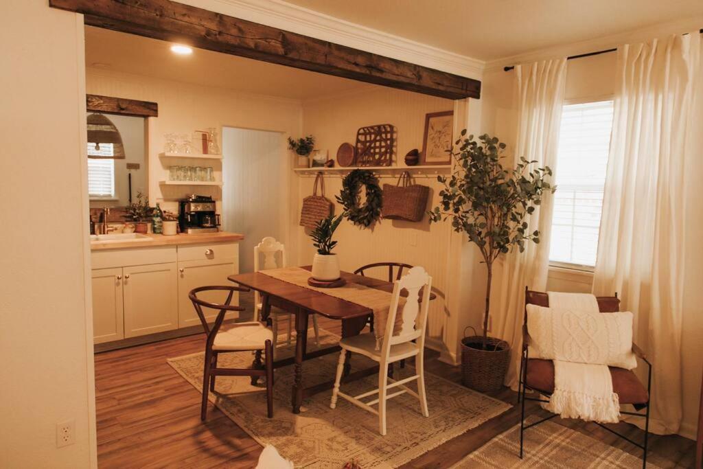 The Woodlawn Guest Holiday home